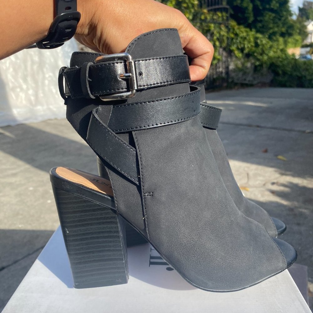 JustFab Lurina